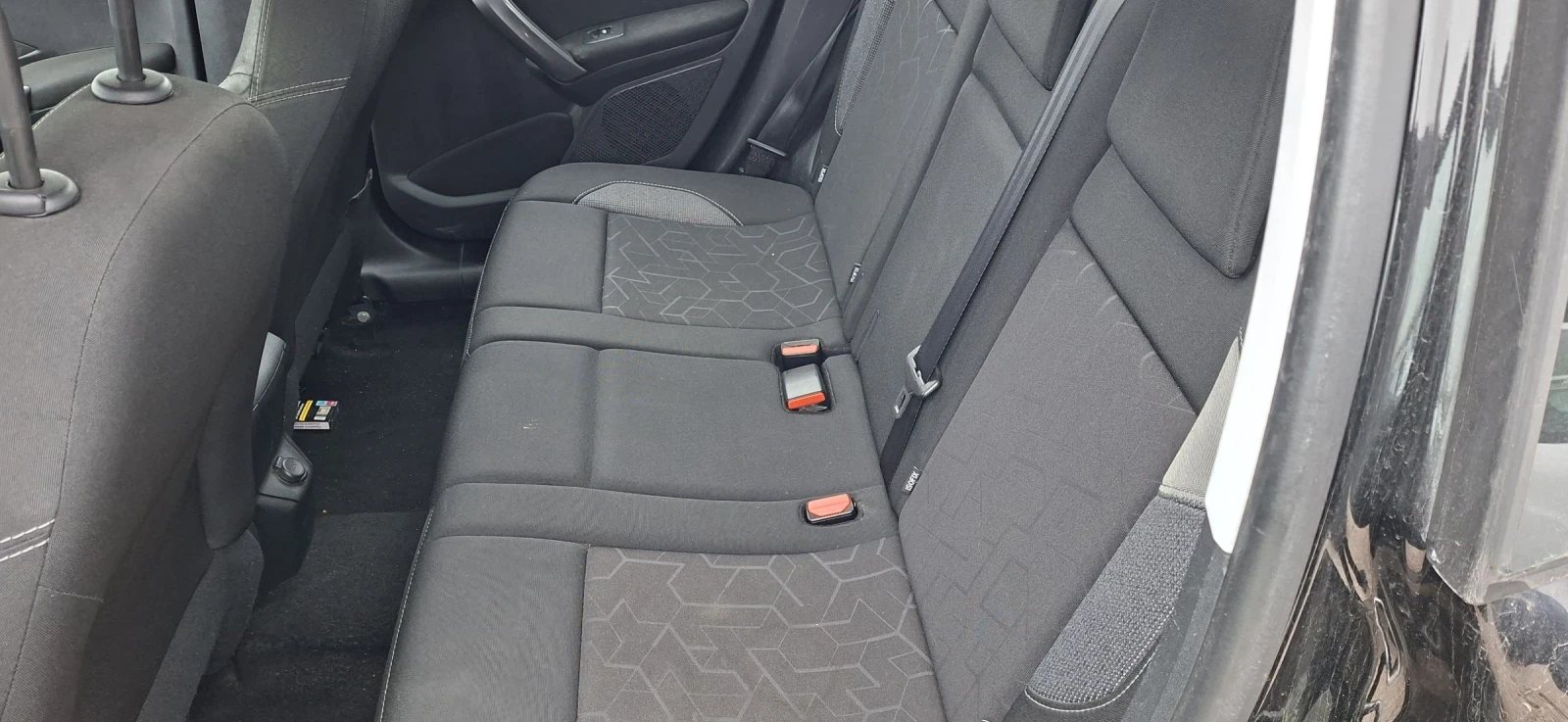 Peugeot 2008 1, 6 HDI - изображение 5