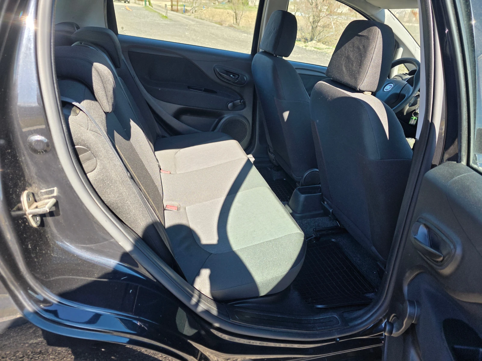 Fiat Punto 1.3d Facelift EURO5B - изображение 9