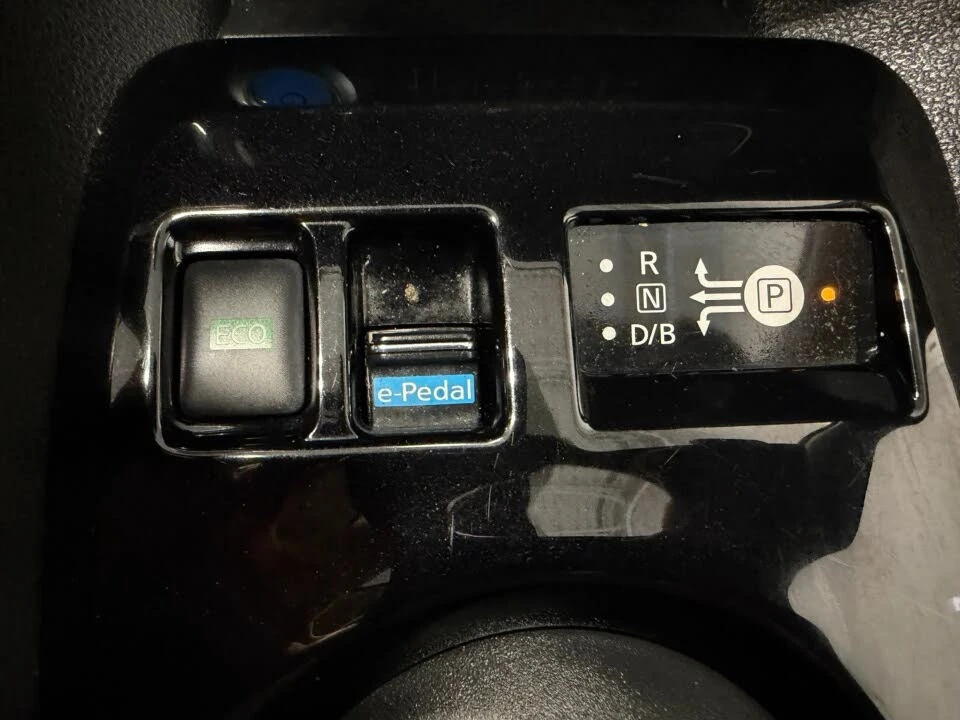 Nissan Leaf  SV Plus FWD АвтоКредит  (ЦЕНА ДО БГ), снимка 8 - Автомобили и джипове - 53978832