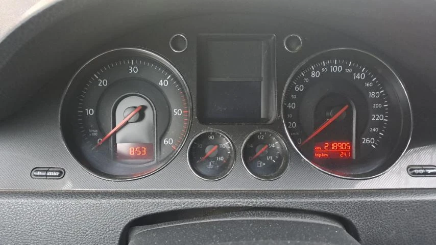 VW Passat, снимка 12 - Автомобили и джипове - 54335737