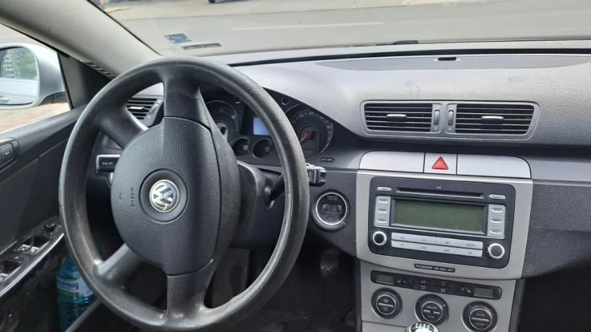VW Passat, снимка 11 - Автомобили и джипове - 54335737