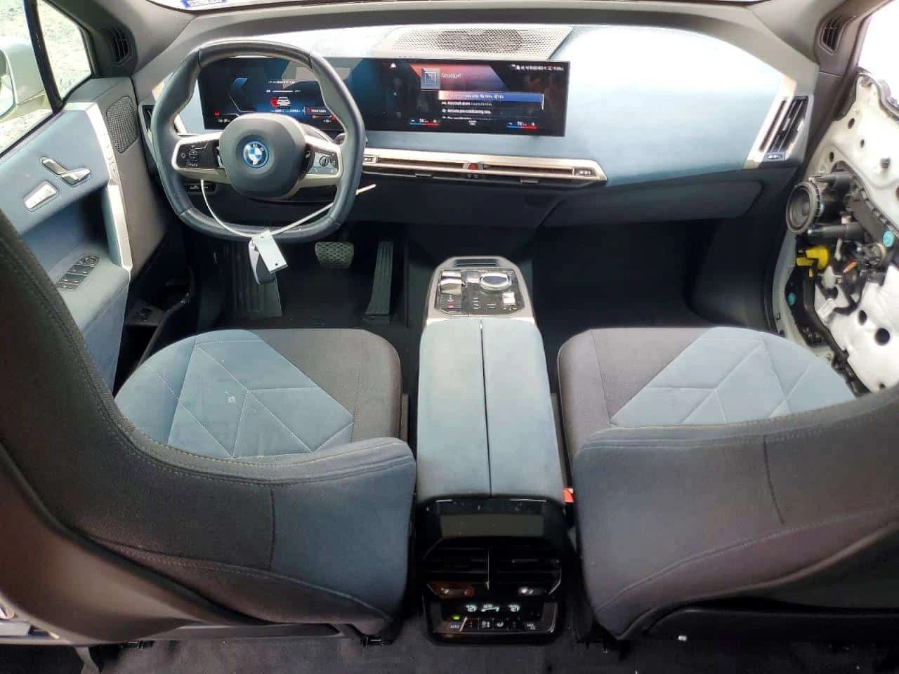BMW iX * АВТОКРЕДИТ * ДИСТРОНИК * , снимка 8 - Автомобили и джипове - 55530163