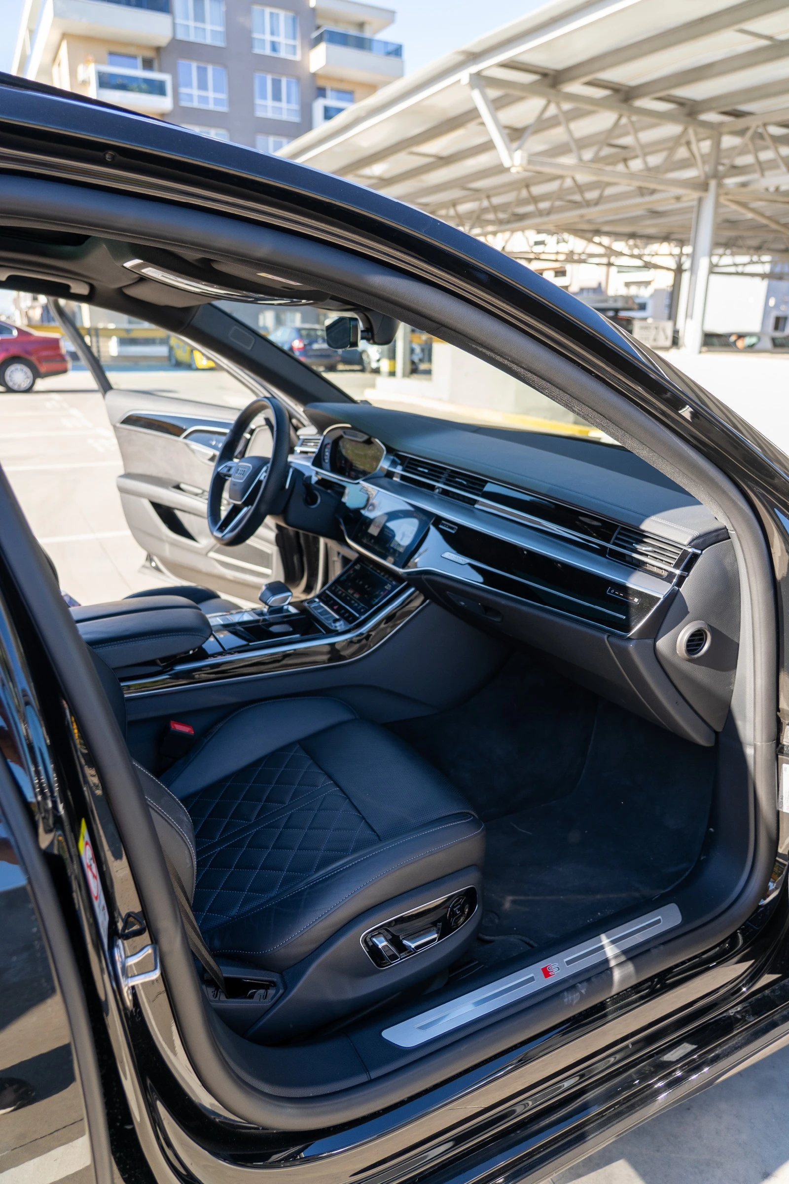 Audi A8 60TFSI* FACELIFT* S-LINE, снимка 14 - Автомобили и джипове - 55968485