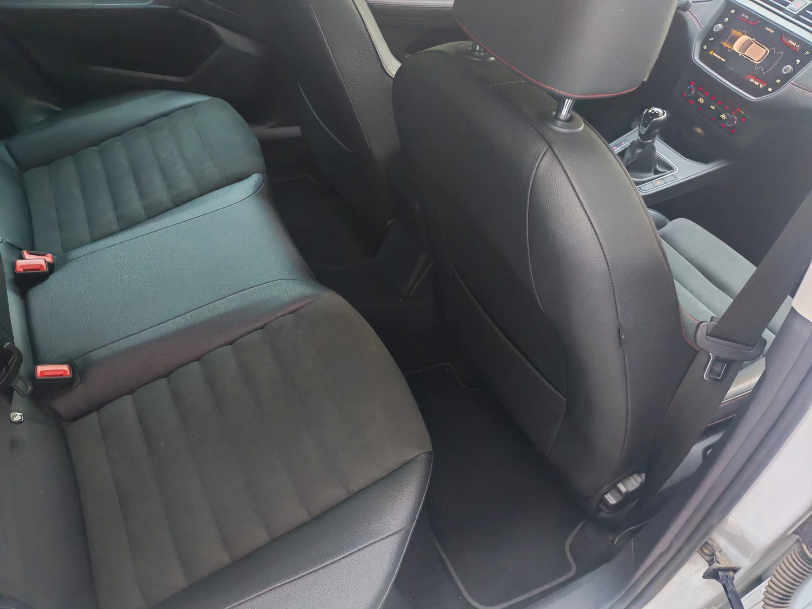 Seat Ibiza 1.6 TDI FR, снимка 10 - Автомобили и джипове - 55980951