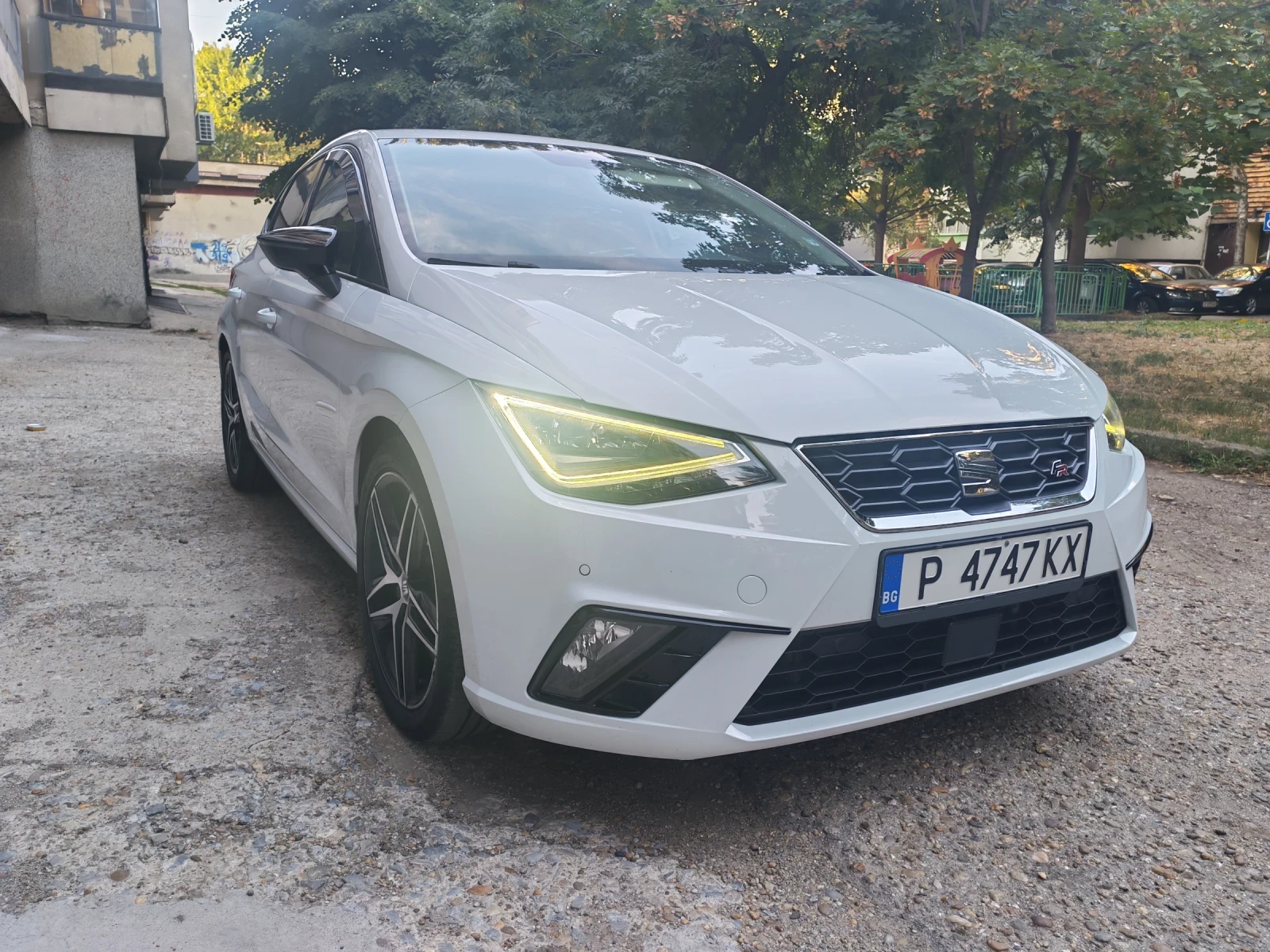 Seat Ibiza 1.6 TDI FR, снимка 2 - Автомобили и джипове - 55980951