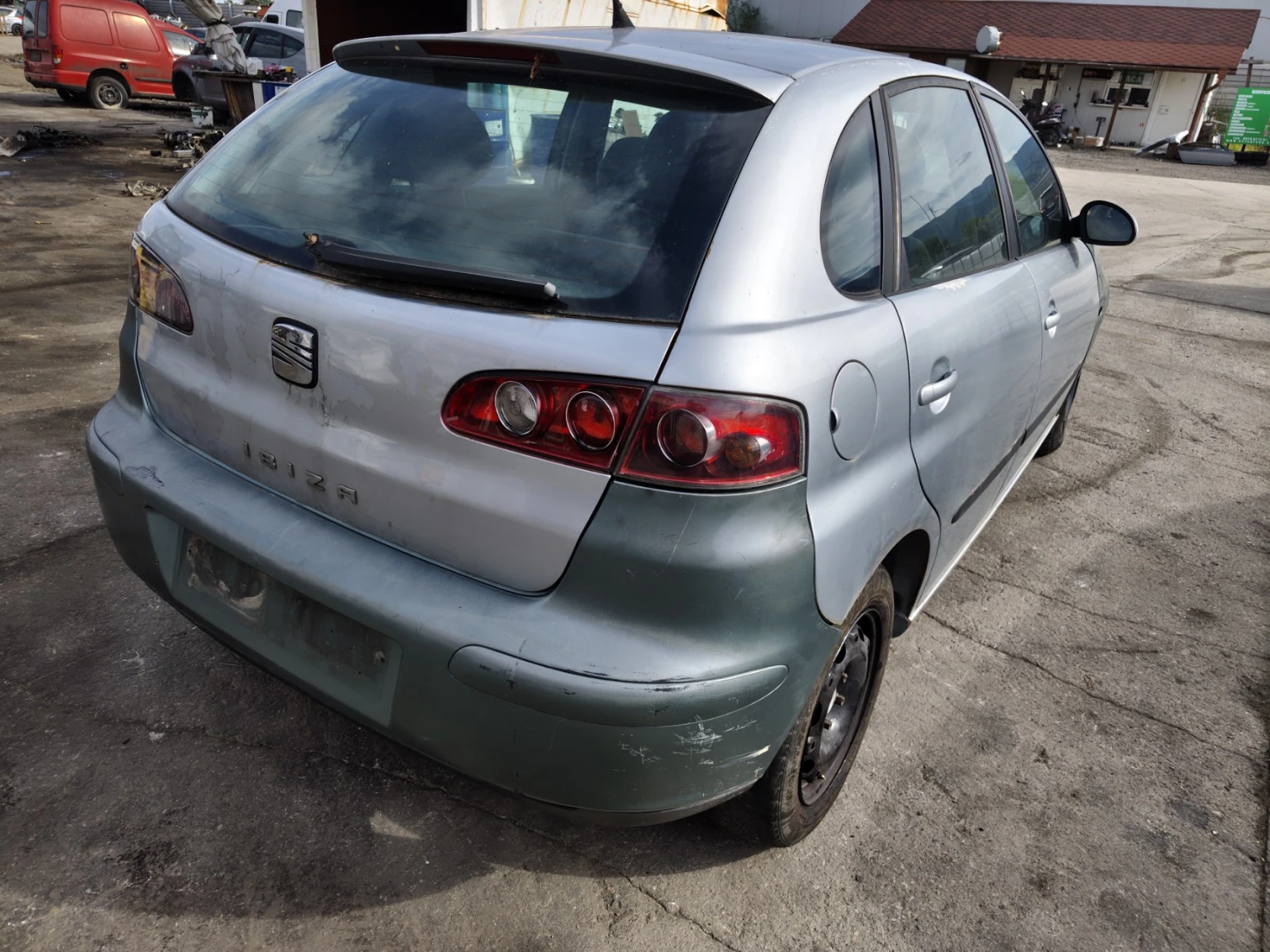 Seat Ibiza 1.4TDI, снимка 4 - Автомобили и джипове - 56089920