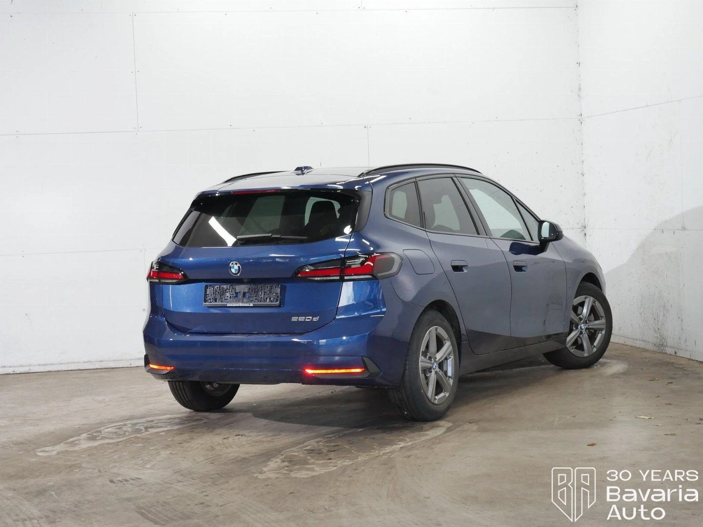 BMW 220 d Active Tourer Steptronic, снимка 3 - Автомобили и джипове - 56235268