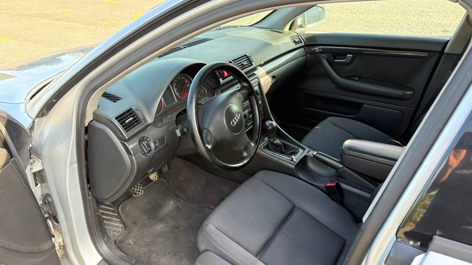 Audi A4 2.0i, снимка 9 - Автомобили и джипове - 56450773