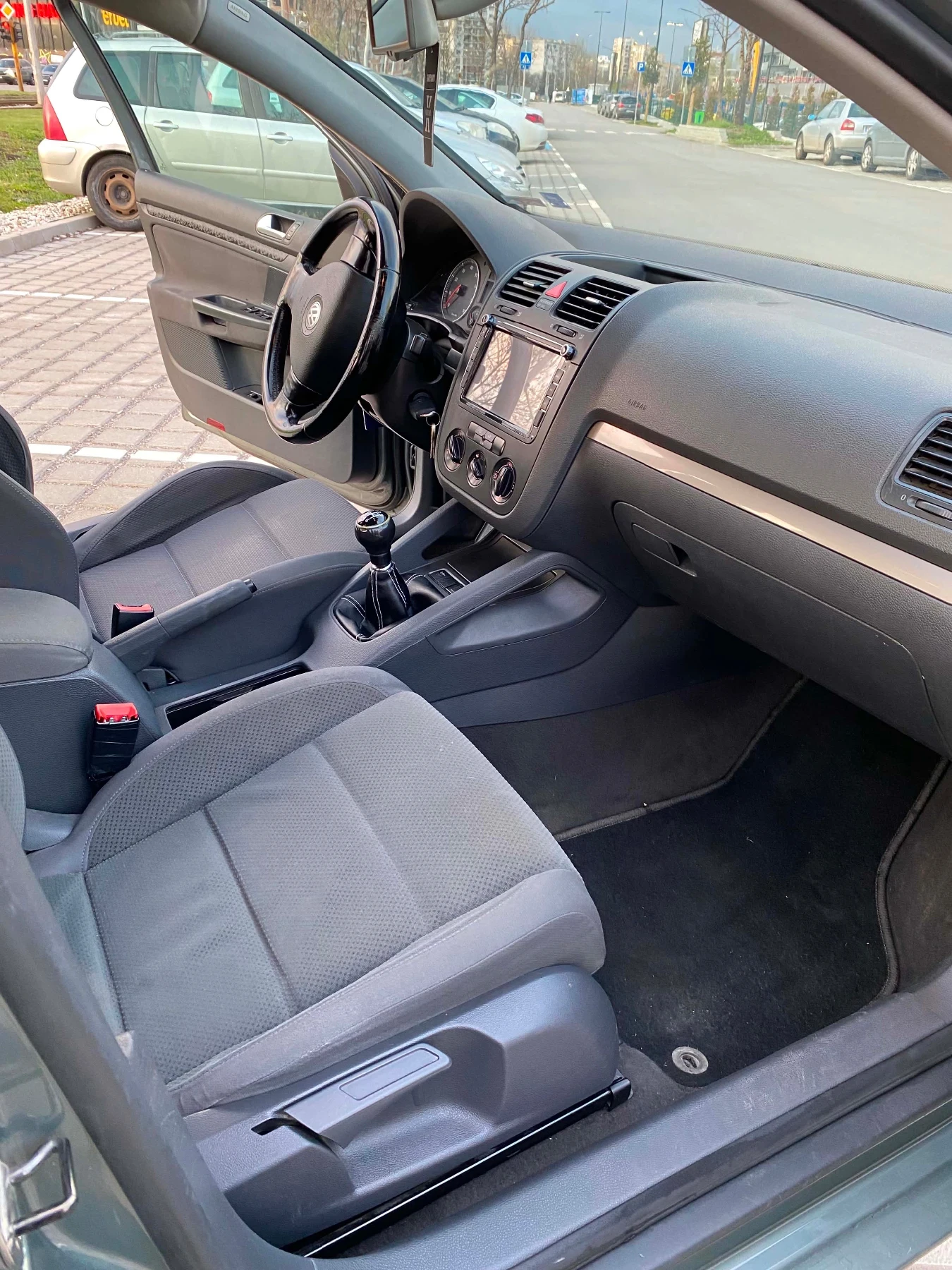 VW Golf 1.6, снимка 9 - Автомобили и джипове - 56644161