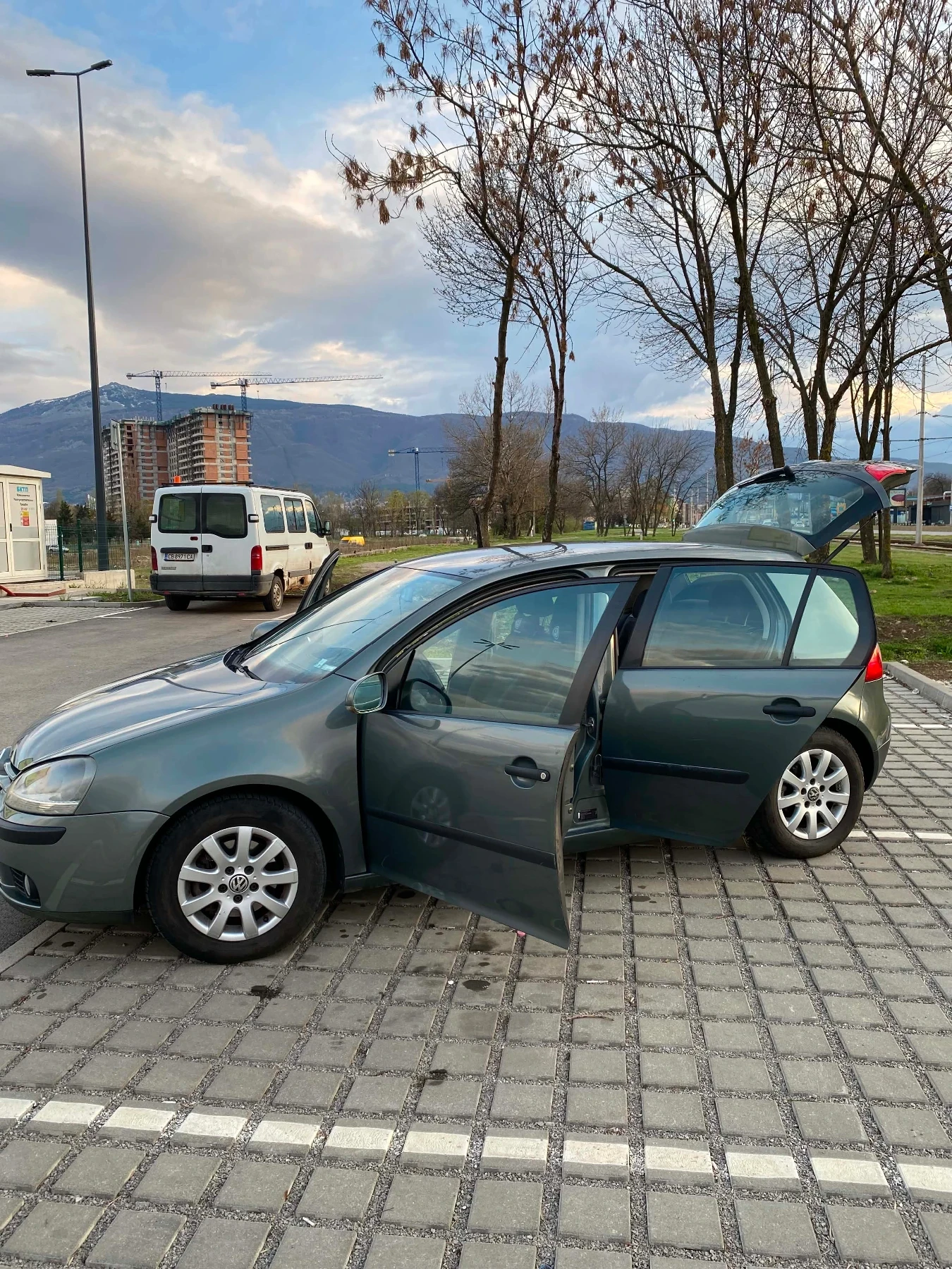 VW Golf 1.6, снимка 2 - Автомобили и джипове - 56644161