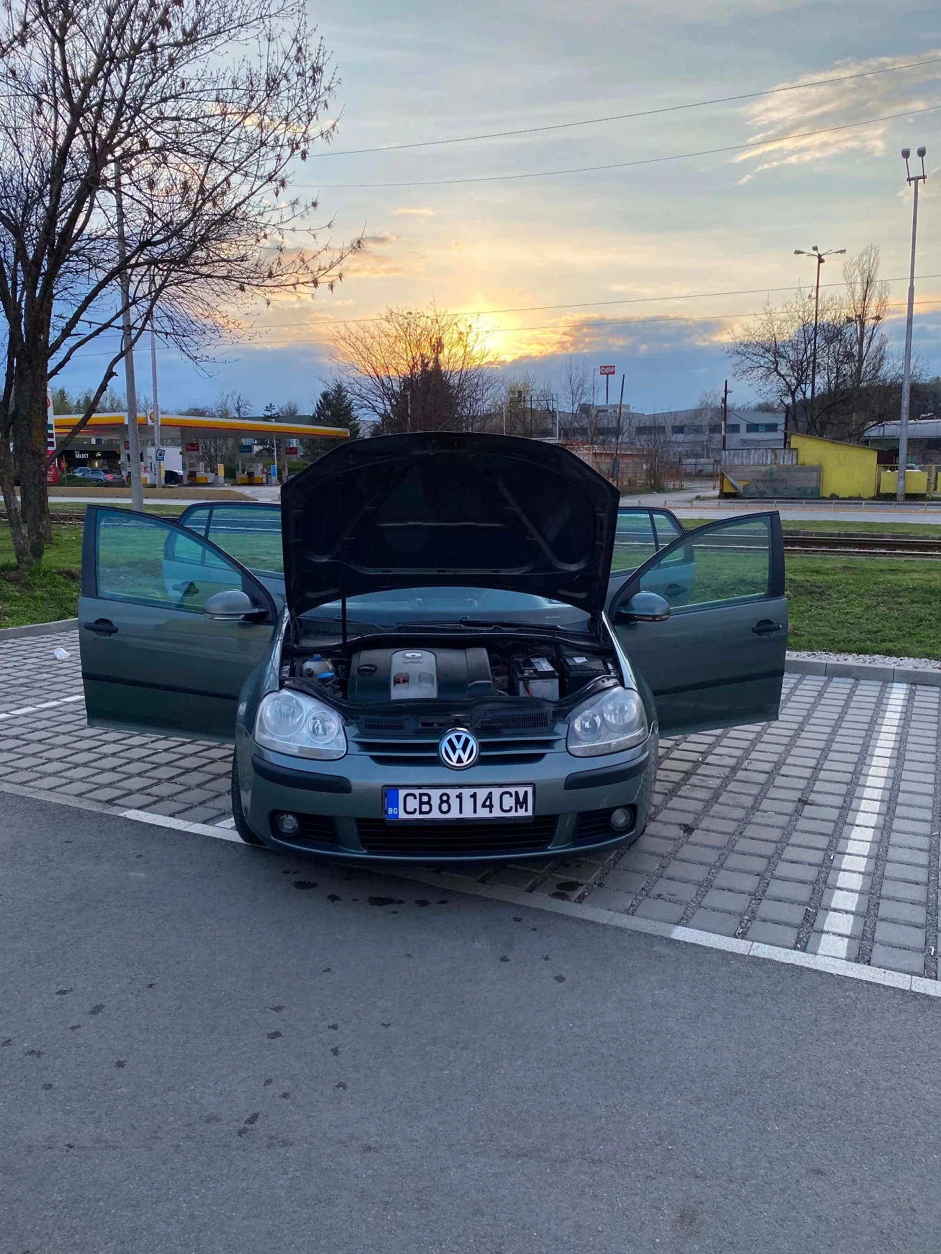 VW Golf 1.6, снимка 3 - Автомобили и джипове - 56644161