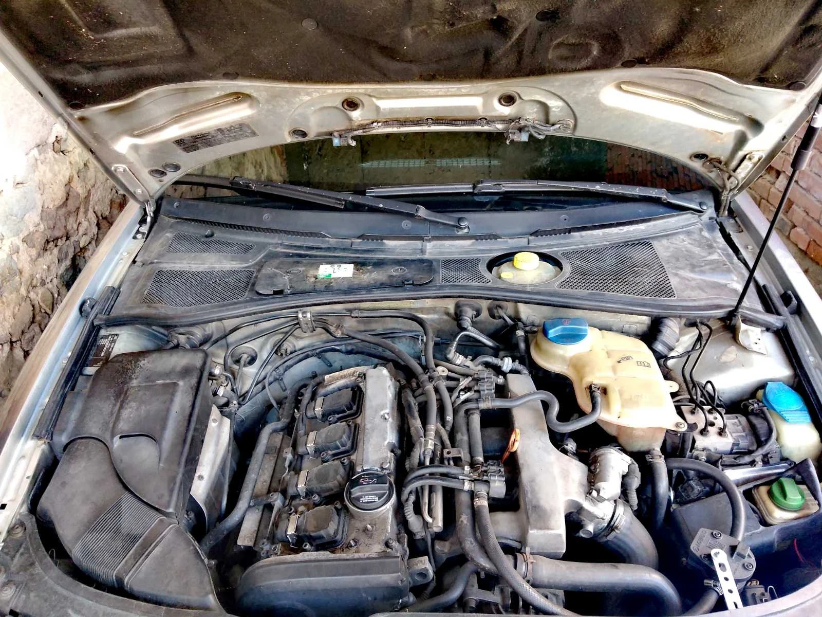 Audi A4 1.8, снимка 10 - Автомобили и джипове - 56738929