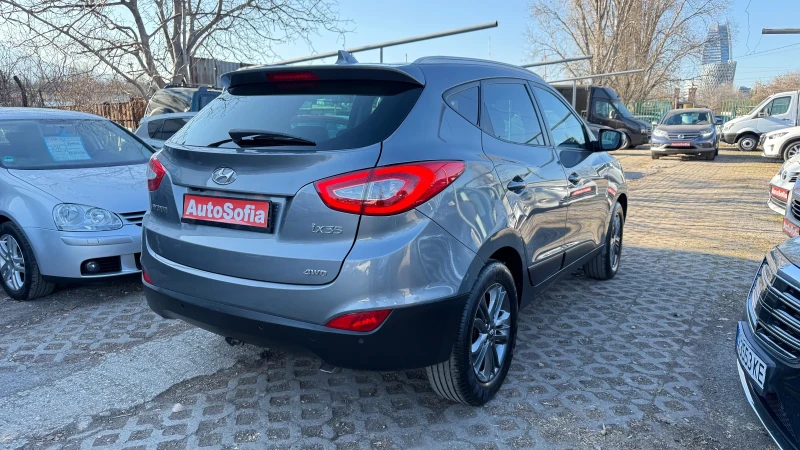 Hyundai IX35 2.0i / 4X4 / АВТОМАТИК / ФЕЙСЛИФТ / ВСИЧКИ ЕКСТРИ, снимка 4 - Автомобили и джипове - 49090002