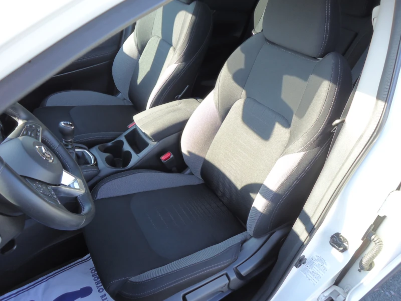 Nissan Qashqai 1.2 DIG-T  61745 км., снимка 13 - Автомобили и джипове - 52912564