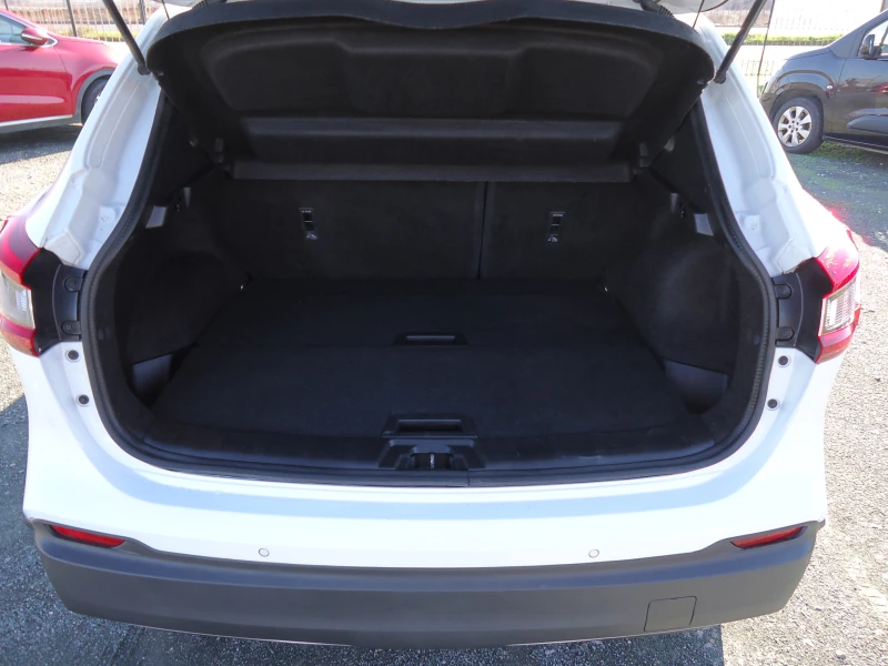 Nissan Qashqai 1.2 DIG-T  61745 км., снимка 10 - Автомобили и джипове - 52912564