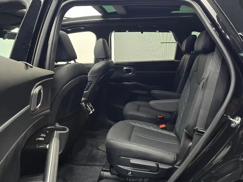 Kia Sorento 360 КАМЕРИ * МЪРТВА ТОЧКА * ПОДГР. ОБДУХ* ПАНО, снимка 15 - Автомобили и джипове - 55563504