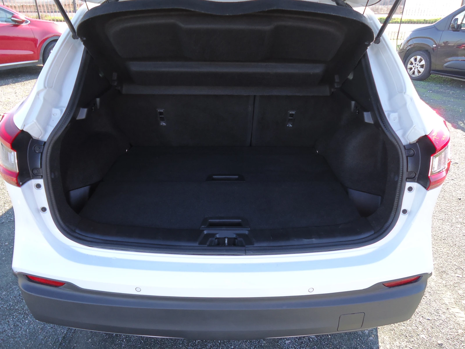 Nissan Qashqai 1.2 DIG-T  61745 ��. | Mobile.bg � ����������� 10