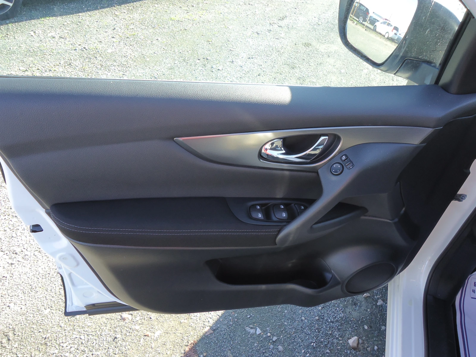 Nissan Qashqai 1.2 DIG-T  61745 ��. | Mobile.bg � ����������� 8