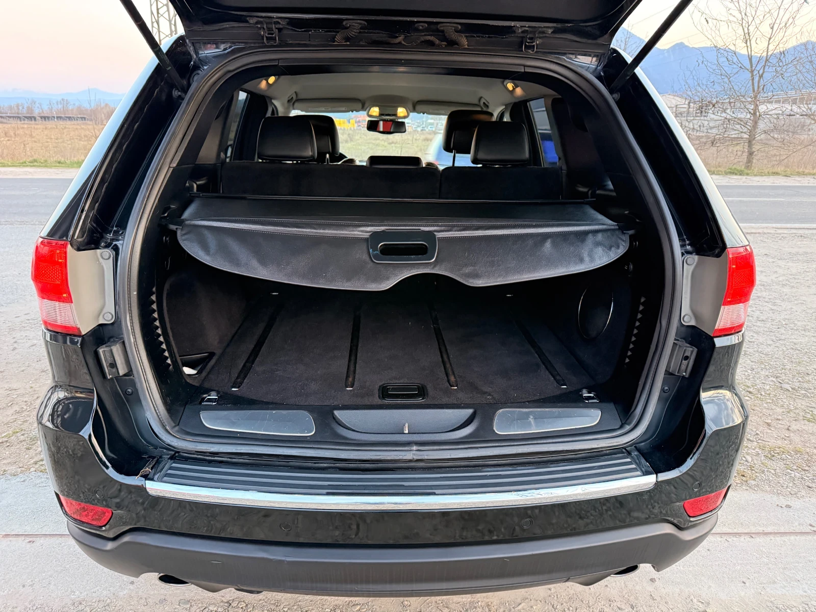 Jeep Grand cherokee 3.0CRD 4 ПОДГРЕВА NAVI CAM ЛИЗИНГ, снимка 14 - Автомобили и джипове - 53850198