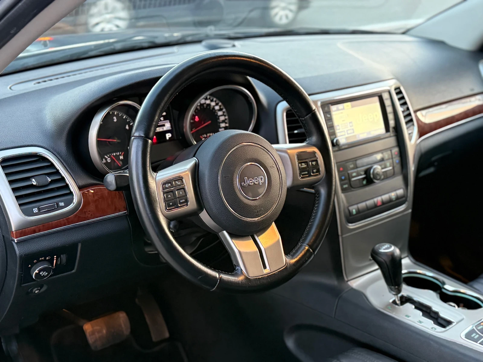 Jeep Grand cherokee 3.0CRD 4 ПОДГРЕВА NAVI CAM ЛИЗИНГ, снимка 6 - Автомобили и джипове - 53850198