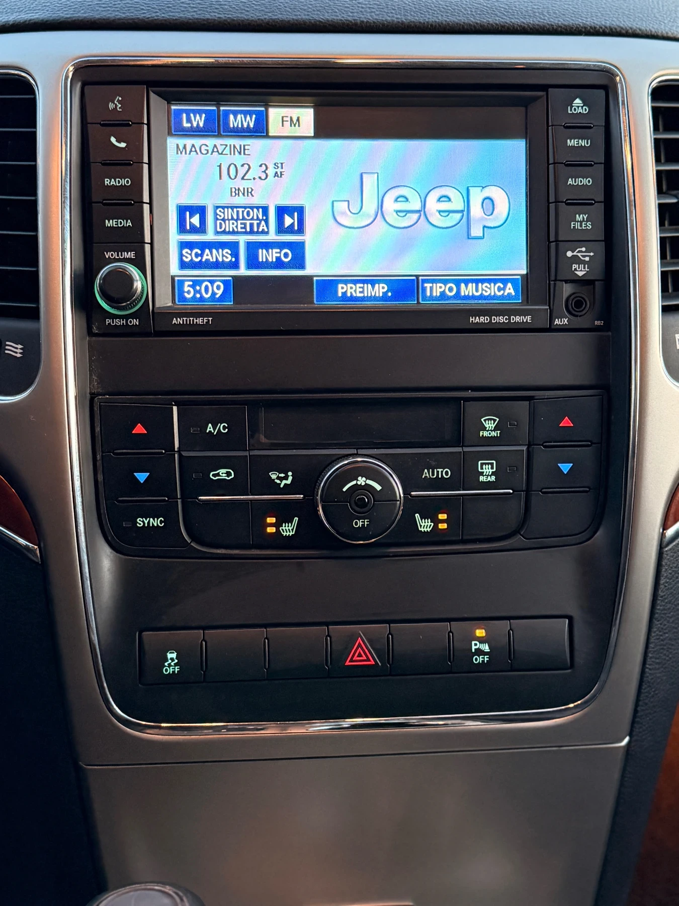 Jeep Grand cherokee 3.0CRD 4 ПОДГРЕВА NAVI CAM ЛИЗИНГ, снимка 16 - Автомобили и джипове - 53850198