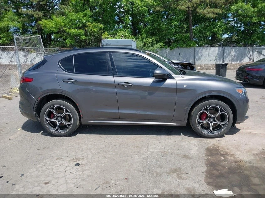 Alfa Romeo Stelvio * ПАНО* KEYLESS* Camera* 360* ПОДГРЕВ* ОБДУХВАНЕ* , снимка 8 - Автомобили и джипове - 55091453