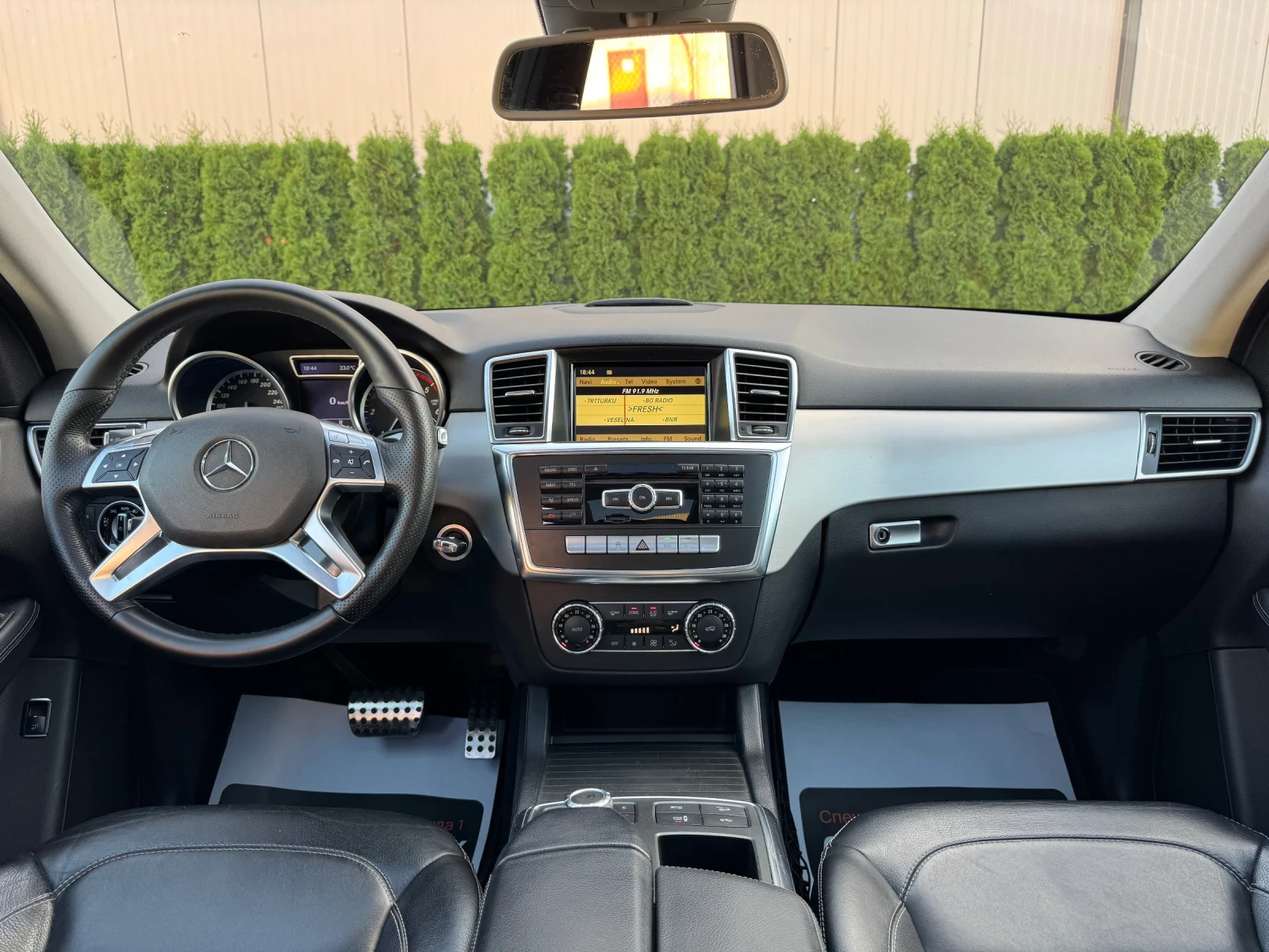 Mercedes-Benz ML 350 CDI 4Matic* Bluetec* Euro6* Панорама, снимка 13 - Автомобили и джипове - 55646744