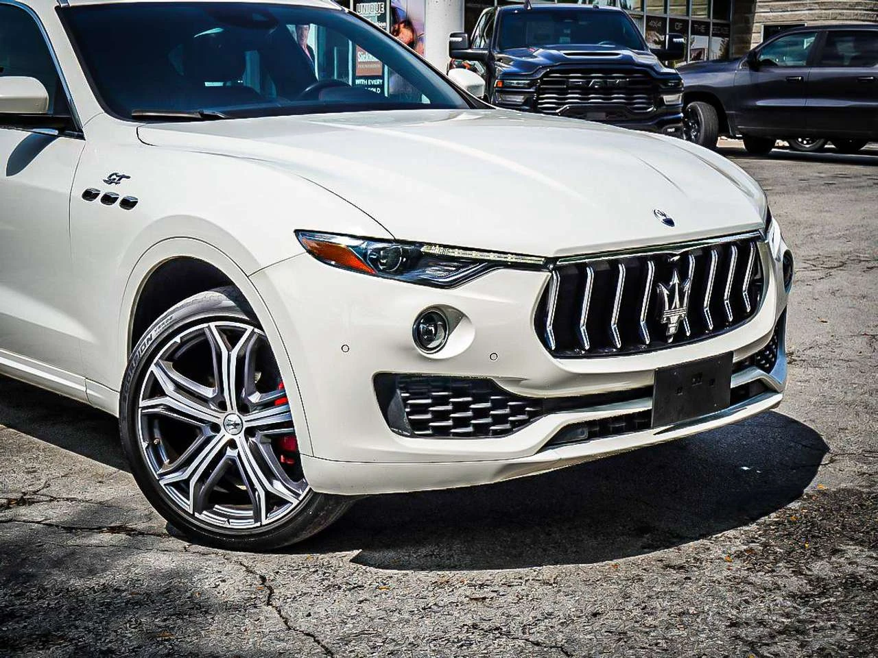 Maserati Levante PANO, снимка 3 - Автомобили и джипове - 56661588