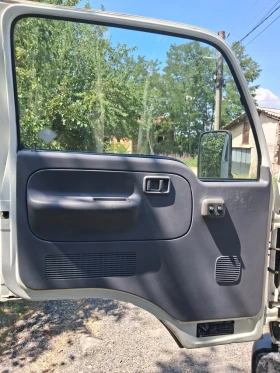 Nissan Capstar Товарен, снимка 5