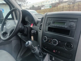 VW Crafter 2.0 Tdi, снимка 11 - Бусове и автобуси - 53448172