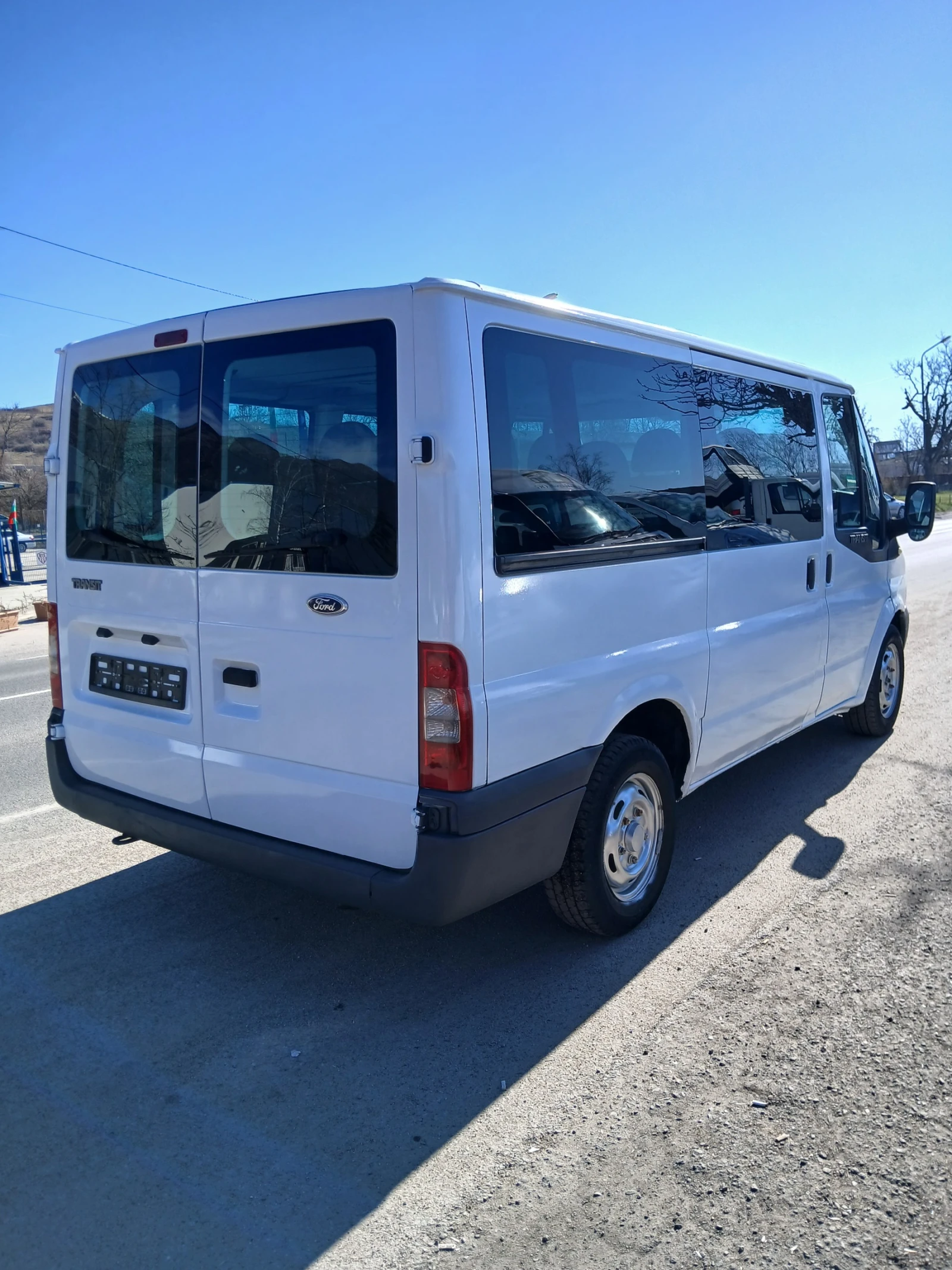Ford Transit Пътнически 9местен - изображение 3