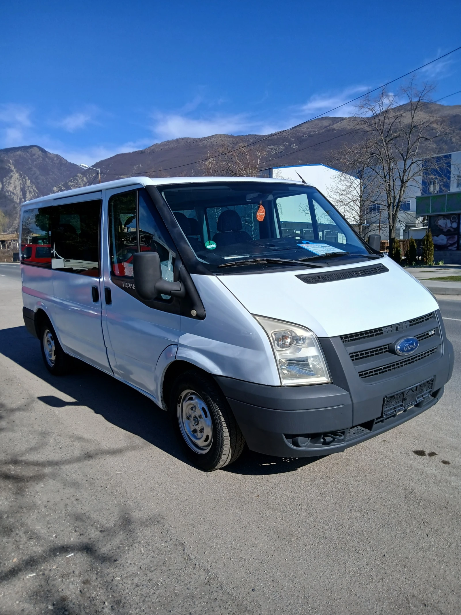 Ford Transit Пътнически 9местен - изображение 2