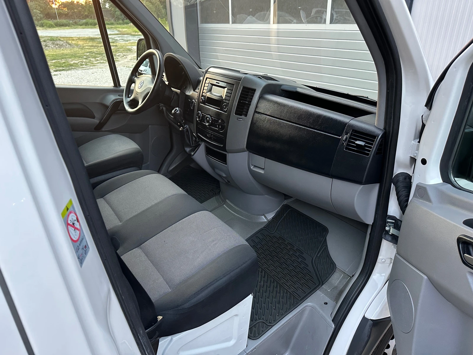 VW Crafter TDI 163кс 6 места МАКСИ КЛИМАТИК ПЕЧКА - изображение 9