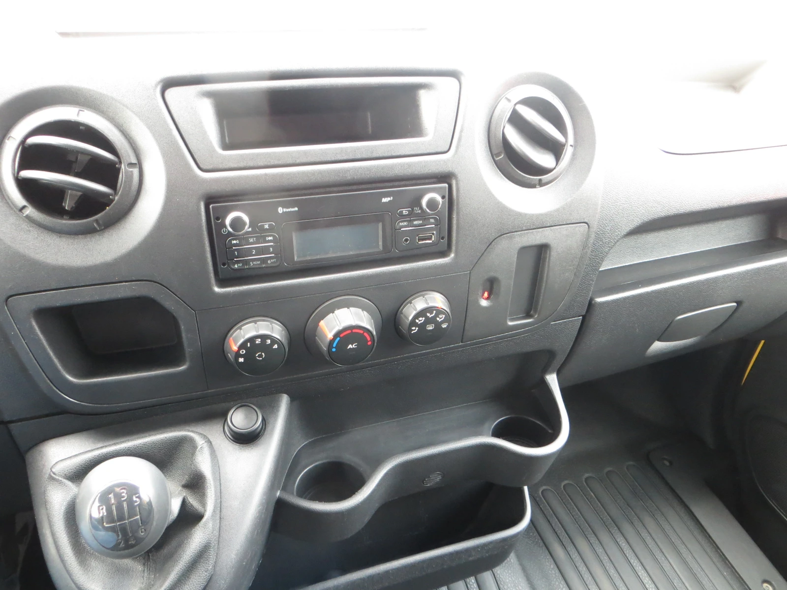 Renault Master 2.3 DCI - изображение 9