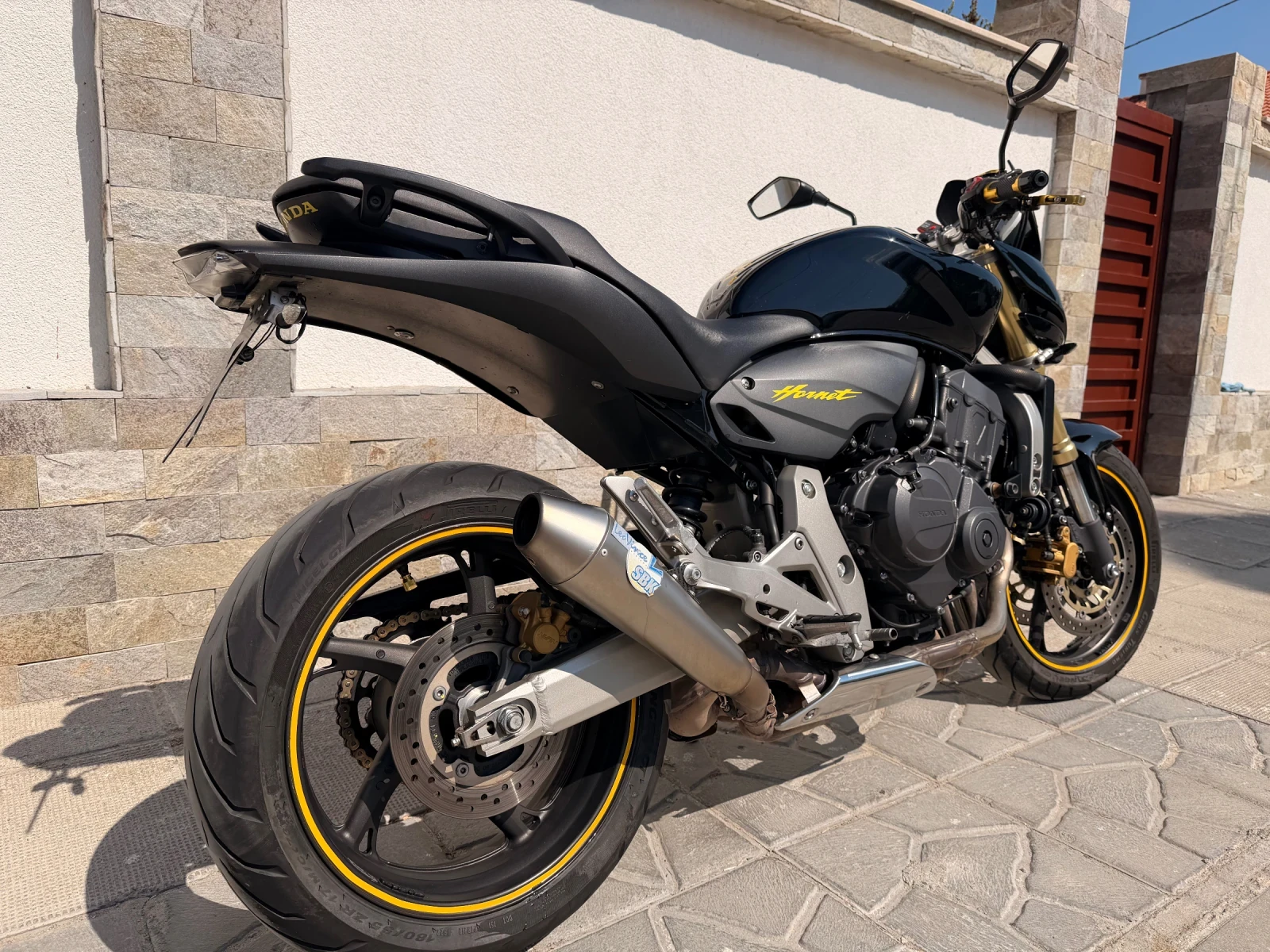 Honda Hornet 600i LeoVince, снимка 3 - Мотоциклети и мототехника - 55456546
