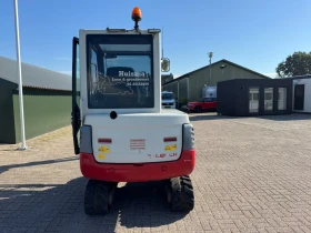 Багер Takeuchi TB228, снимка 4