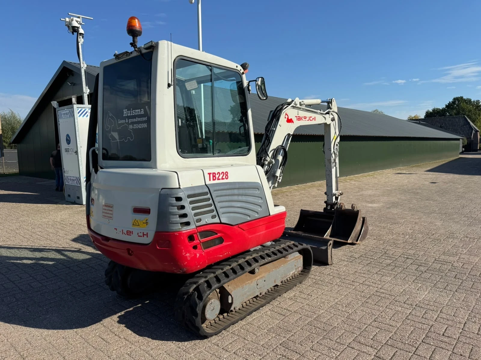 Багер Takeuchi TB228, снимка 5 - Индустриална техника - 56401049