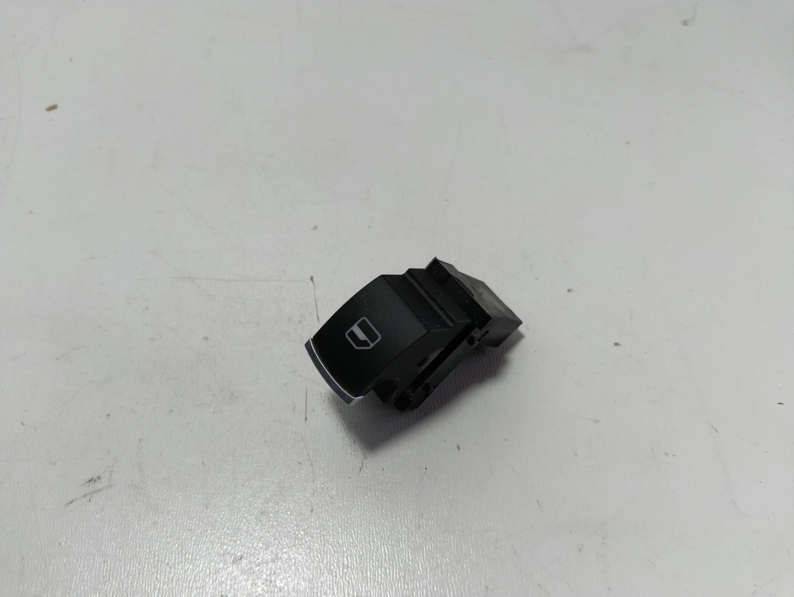 копче ел. стъкла 5K0959855 VW Golf