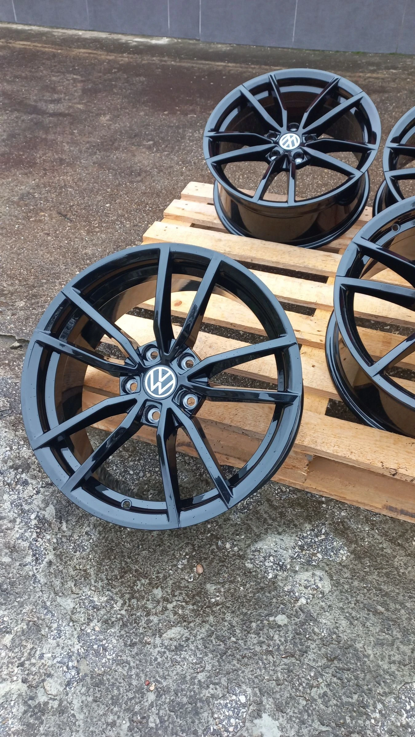 Джанти за VW, снимка 2 - Гуми и джанти - 52437731