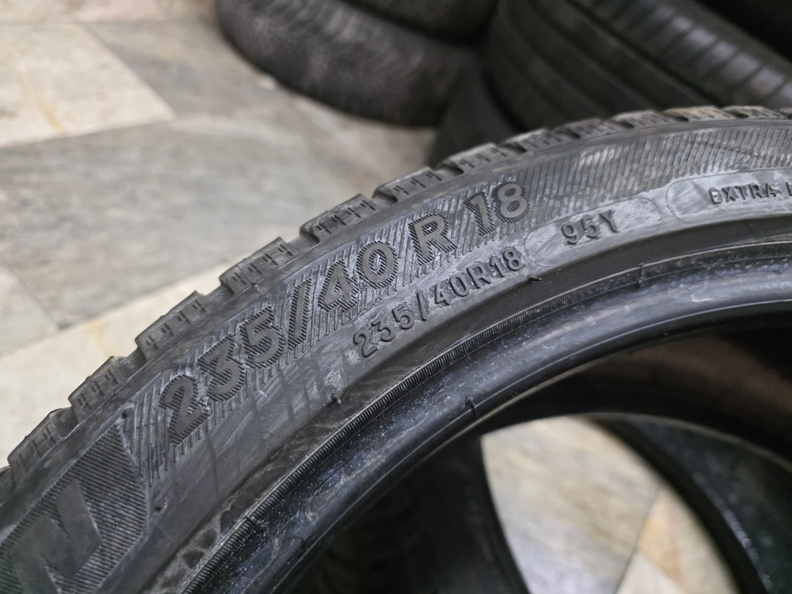 Гуми Всесезонни 235/40R18, снимка 7 - Гуми и джанти - 56664362