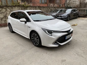 ����� �� �������� �� Toyota Corolla 2.0 Hybrid /E-Cvt/ Executive/Head UP 