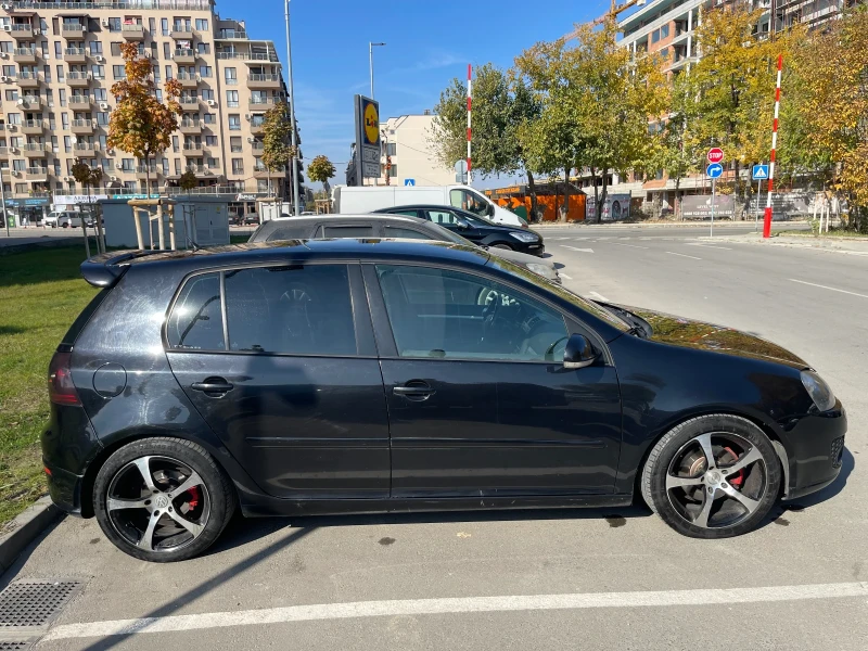 VW Golf 1.6i, снимка 4 - Автомобили и джипове - 47826264