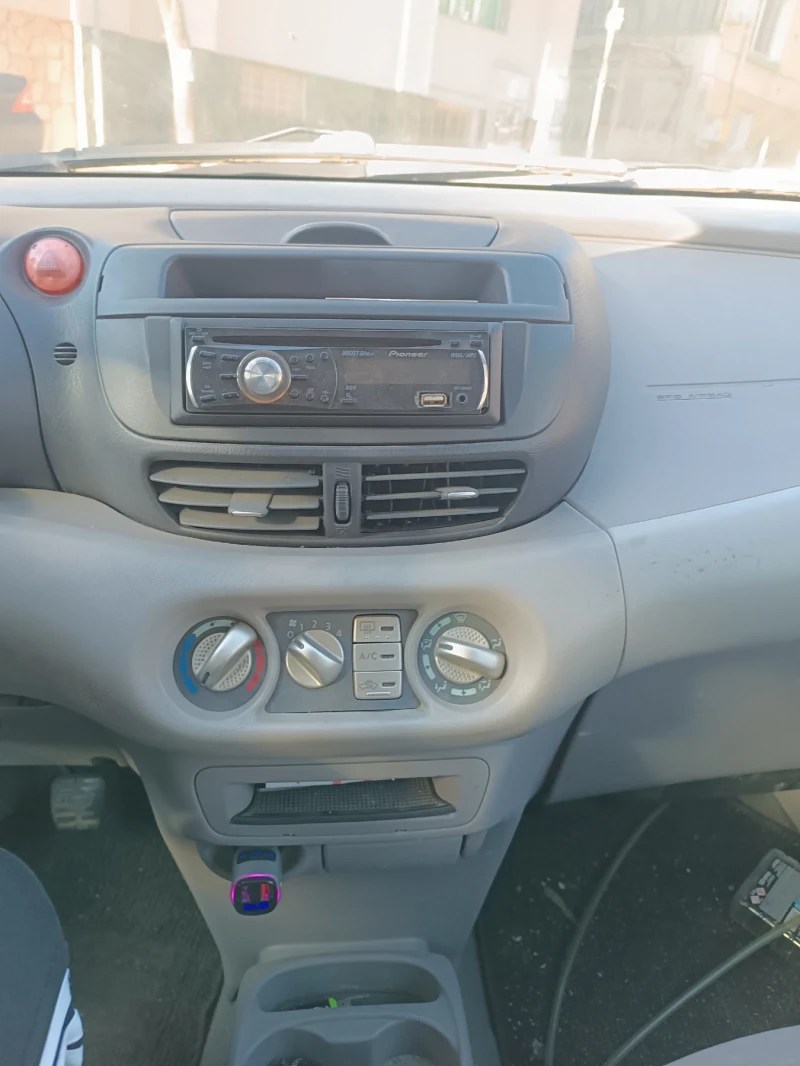 Nissan Almera tino, снимка 4 - Автомобили и джипове - 48368866