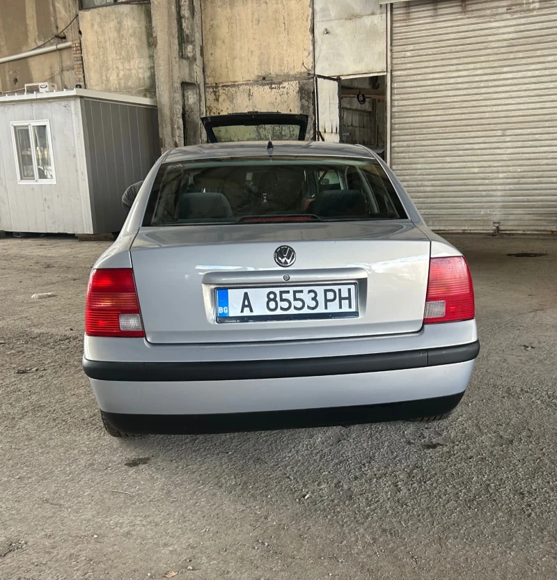 VW Passat 1.8, снимка 2 - Автомобили и джипове - 48641088