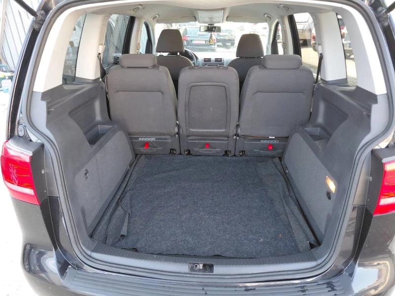 VW Touran, снимка 10 - Автомобили и джипове - 52588433