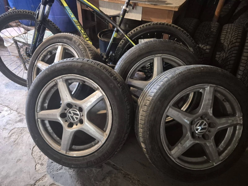 VW Touran, снимка 13 - Автомобили и джипове - 52588433