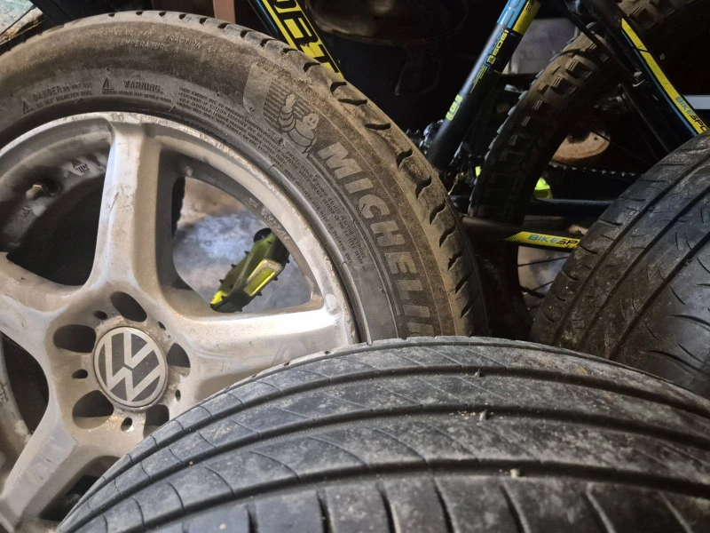 VW Touran, снимка 14 - Автомобили и джипове - 52588433