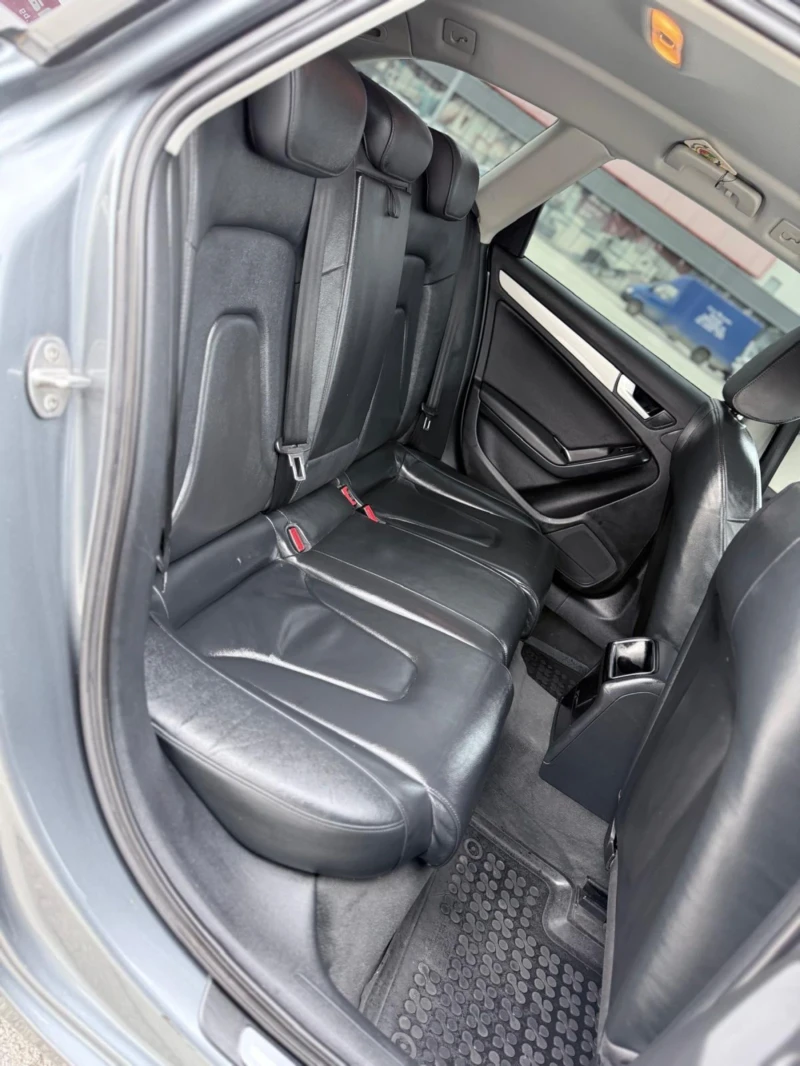 Audi A4 2.0TDI/СЪС СЕРВИЗНА ИСТОРИЯ/НОВИ ЗИМНИ, ЛЕТНИ ГУМИ, снимка 11 - Автомобили и джипове - 52592693
