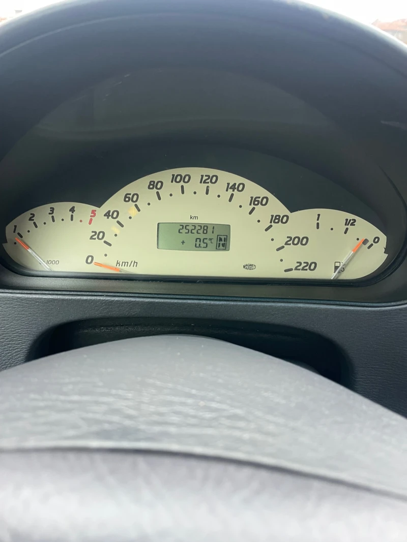 Mercedes-Benz A 170 1.7D, снимка 13 - Автомобили и джипове - 52828917