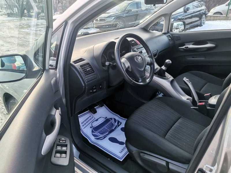 Toyota Auris 1.6 VVT-I, снимка 6 - Автомобили и джипове - 53107824